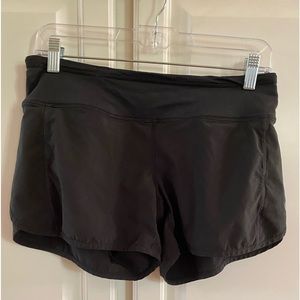 Lululemon 4 inch speed up low rise shorts size 6
